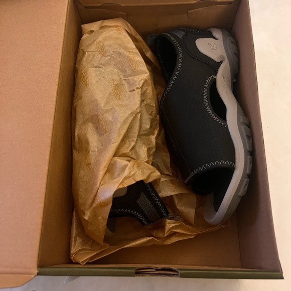 Keen Black and Gray Open-Toe Sandals - Picture 6 of 7